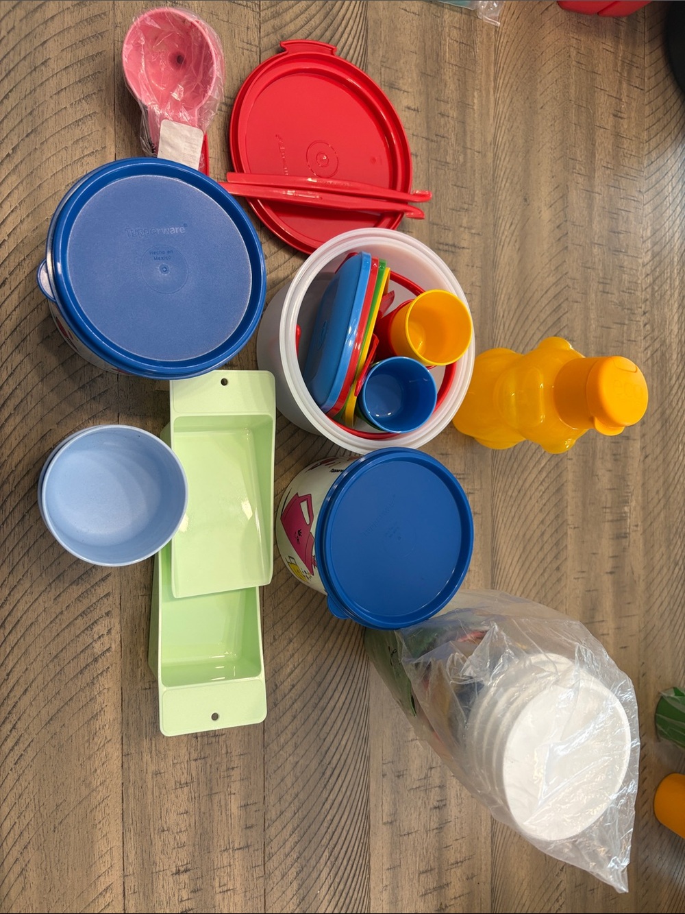 Tupperware Multi-Color Plastic Kids Dining Set - Assorted Cups, Lids & Utensils